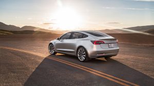 特斯拉Model 3高清官图公布:设计极简 配15英寸大号iPad-Stars柳岸晚风