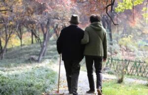 65岁大爷直言：老年人要保持适当的夫妻生活，才能够健康长寿-Stars柳岸晚风