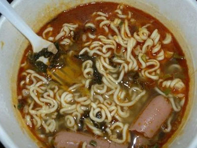 图片[1]-泡面千万不能和什么食物一起吃？-Stars柳岸晚风