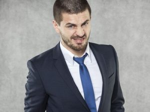 一眼识别职场里色男的六大绝招-Stars柳岸晚风