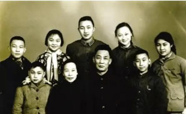 他是陕西省委原书记，被发现死在小树林，康生：他是反党分子_他是陕西省委原书记，被发现死在小树林，康生：他是反党分子_