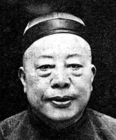 蒋介石被绑在凳子上_谁绑了蒋介石_